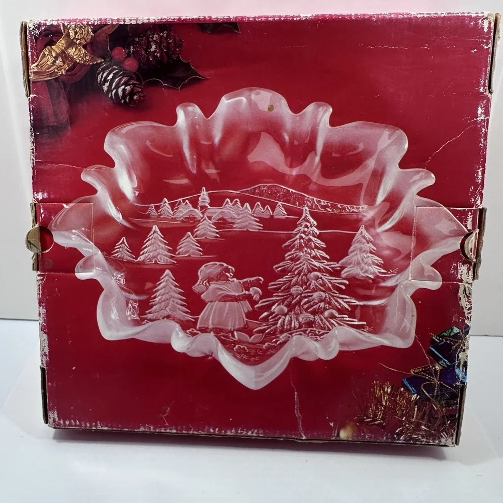 Mikasa Christmas Story Frosted‎ Glass Bon Bon Plate 9.75